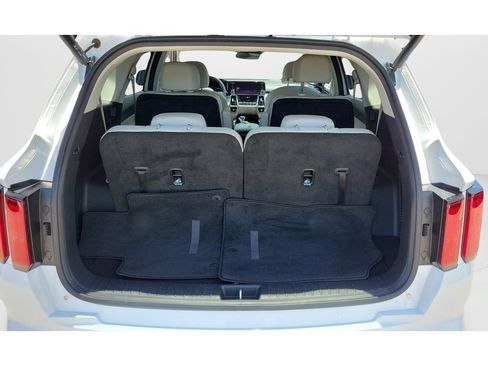 Used 2023 Kia Sorento SX AWD/4WD image 9