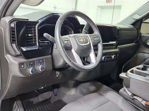 Used 2025 GMC Sierra 1500 SLE w/ Preferred Package AWD/4WD image 10
