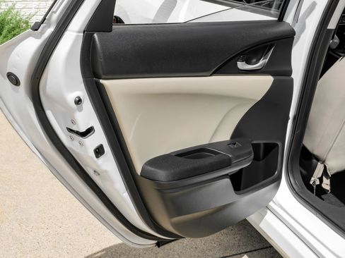 Used 2018 Honda Civic EX image 36