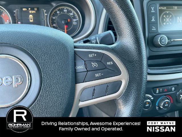Used 2017 Jeep Cherokee Sport AWD/4WD image 23