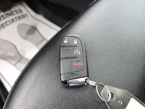 Used 2018 Jeep Compass Latitude w/ Popular Equipment Group AWD/4WD image 29