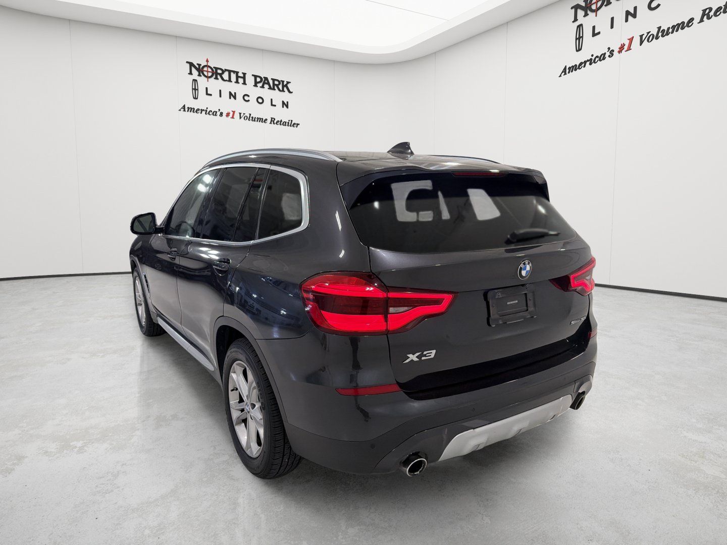 Used 2021 BMW X3 sDrive30i RWD image 3