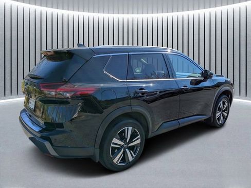 Used 2025 Nissan Rogue SL w/ SL Premium Package image 3