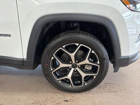 New 2026 Jeep Compass Limited image 30