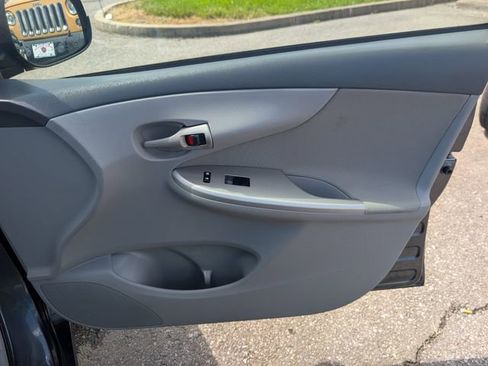 Used 2010 Toyota Corolla FWD image 23