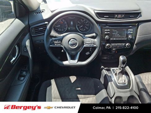Used 2017 Nissan Rogue S w/ S Appearance Package AWD/4WD image 14