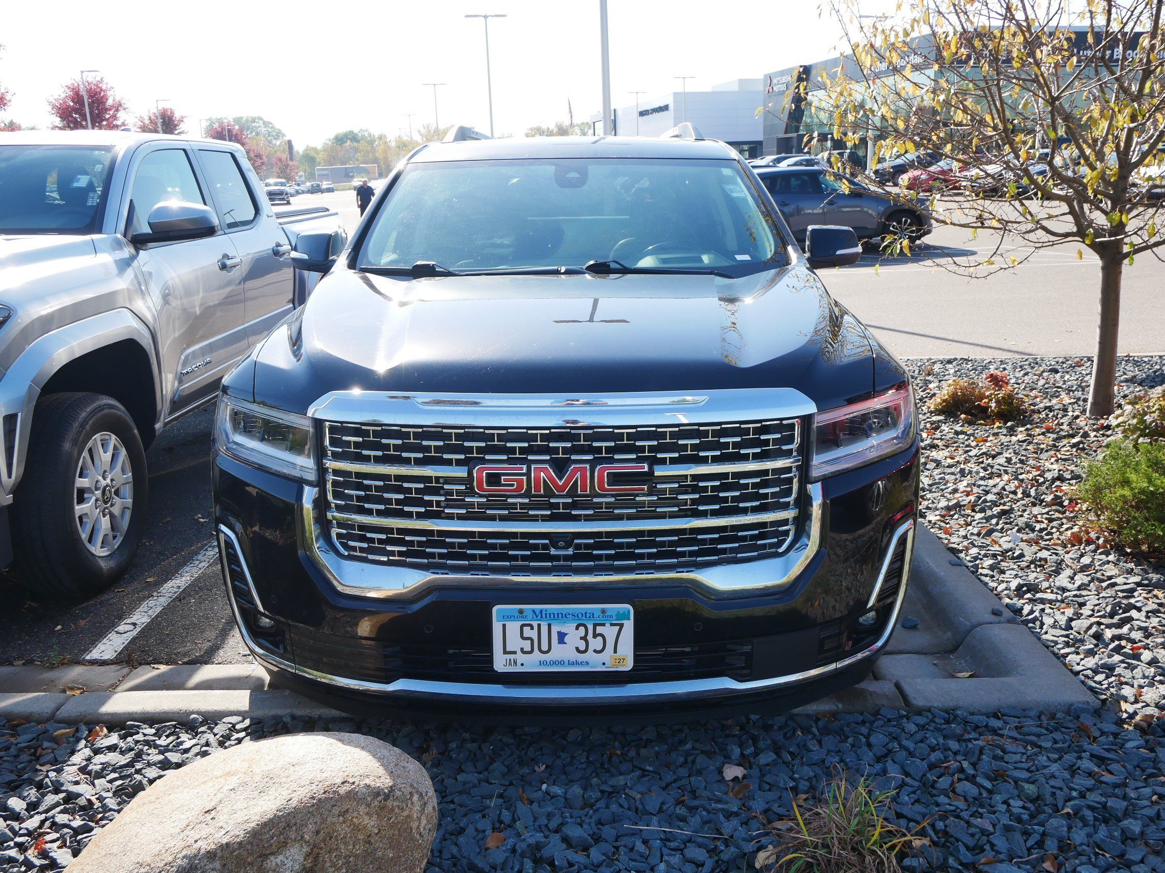 Used 2021 GMC Acadia Denali w/ Denali Technology Package AWD/4WD image 2