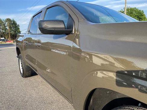 Used 2023 Chevrolet Colorado W/T image 22