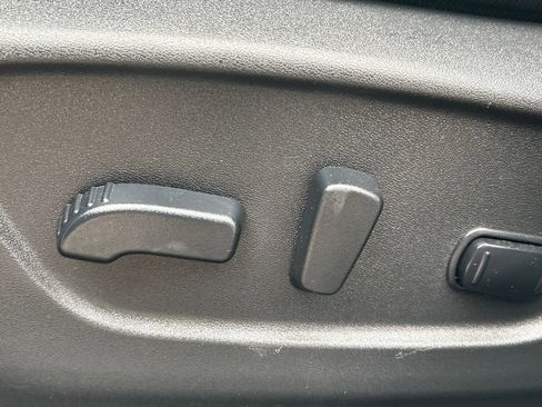 Used 2019 Nissan Rogue SV w/ Premium Package image 33