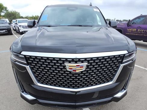 Used 2023 Cadillac Escalade Premium Luxury AWD/4WD image 6
