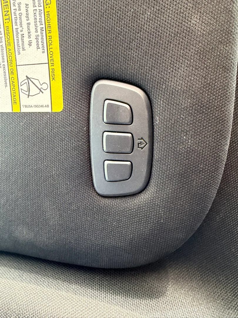 Used 2022 Ford F150 Lightning Platinum AWD/4WD image 32