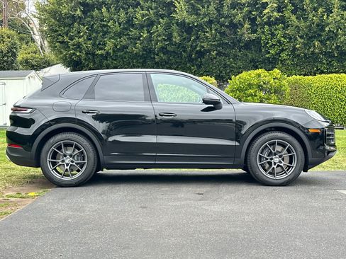 New 2026 Porsche Cayenne AWD/4WD image 9