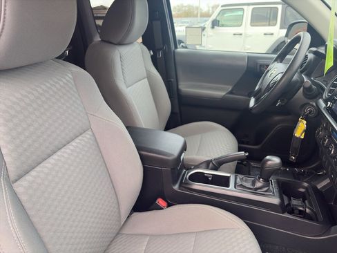 Used 2022 Toyota Tacoma SR w/ SX Package image 21