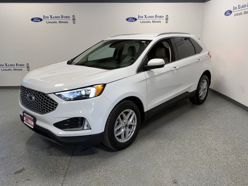 Used 2024 Ford Edge SEL w/ Convenience Package AWD/4WD image 3