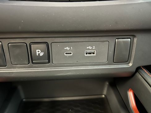 Used 2025 Nissan Frontier PRO-4X image 26