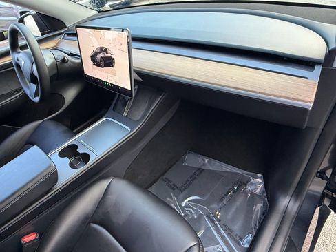 Used 2025 Tesla Model Y Long Range AWD/4WD image 18