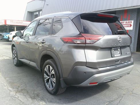 Used 2023 Nissan Rogue SV w/ SV Premium B Package AWD/4WD image 3