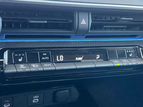 New 2026 Toyota Prius XLE image 22