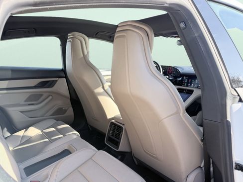 Used 2022 Porsche Taycan image 45