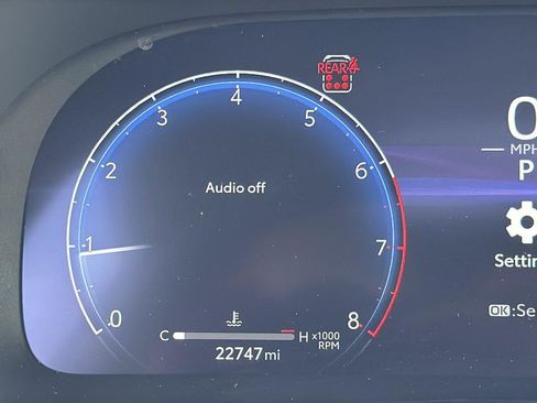 Used 2024 Toyota Highlander Limited image 14