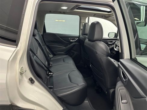 Used 2021 Subaru Forester Limited image 16