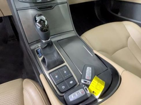 Used 2012 Hyundai Azera w/ Technology Pkg FWD image 32