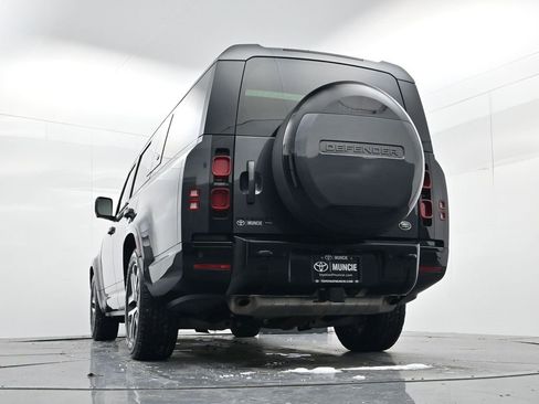 Used 2023 Land Rover Defender 130 X-Dynamic SE image 38