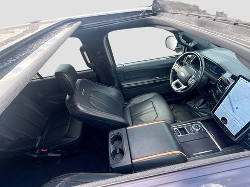 Used 2023 Ford Expedition Platinum RWD image 23