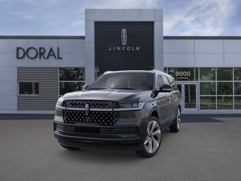 New 2026 Lincoln Navigator L Black Label AWD/4WD image 2