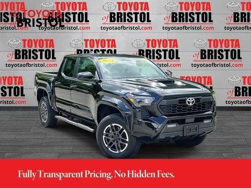Used 2024 Toyota Tacoma TRD Sport AWD/4WD image 1