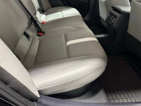 Used 2025 Toyota Camry SE image 52