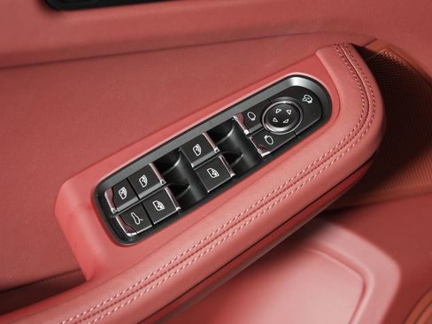 New 2026 Porsche Macan image 15