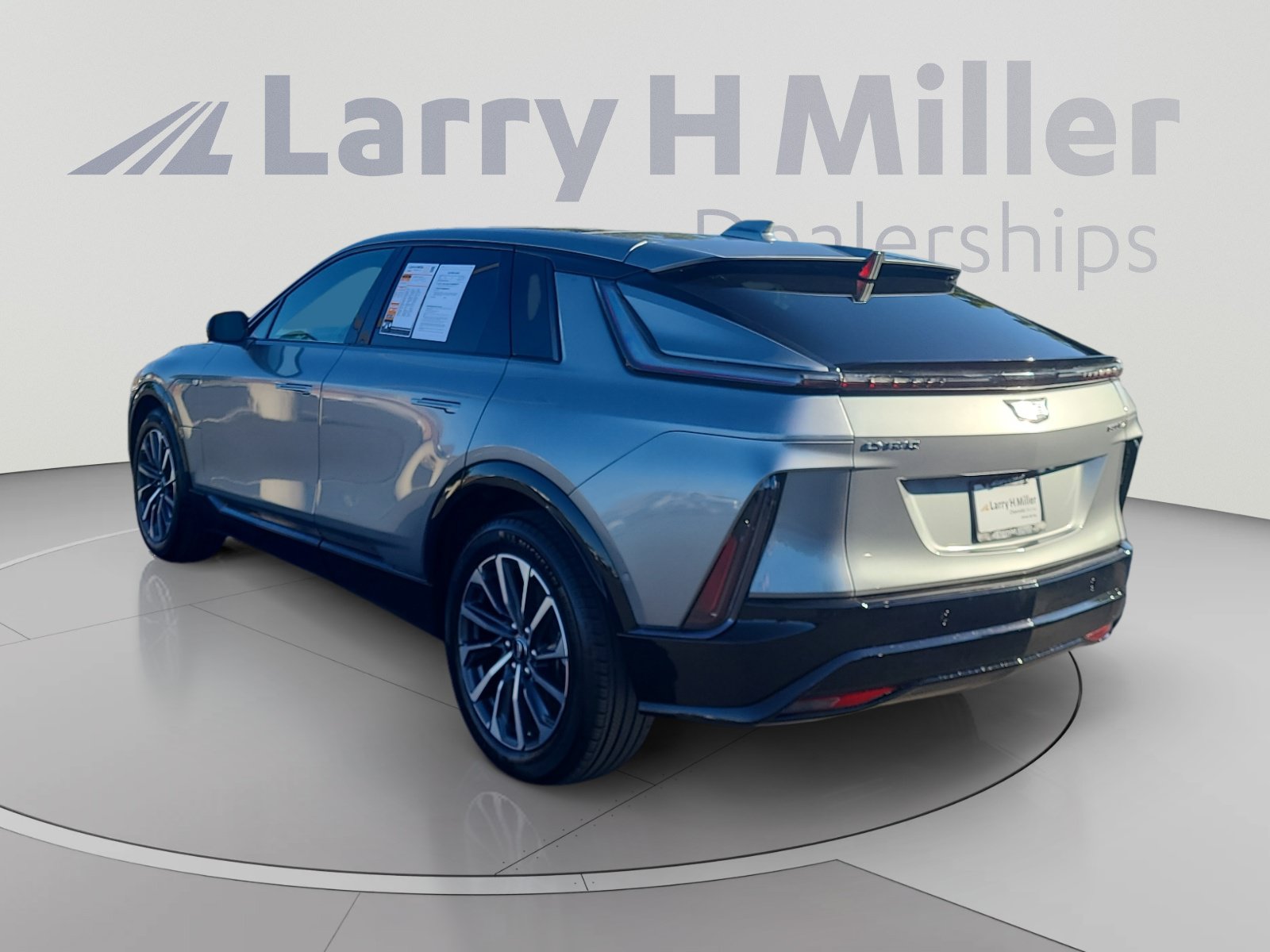 Used 2025 Cadillac Lyriq Sport AWD/4WD image 3