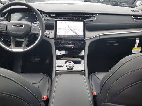New 2025 Jeep Grand Cherokee Limited image 12