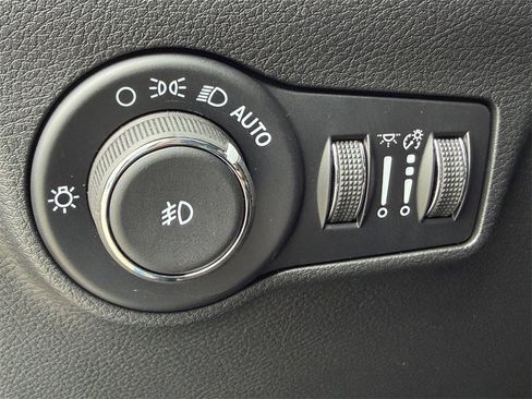 New 2026 Jeep Compass Latitude image 18