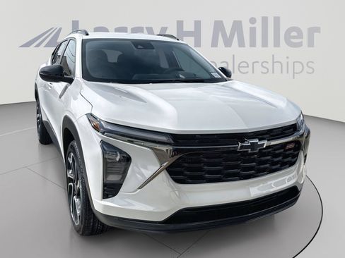 New 2026 Chevrolet Trax RS w/ Driver Confidence Package FWD image 2