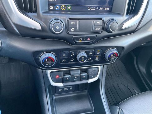 Used 2023 GMC Terrain SLT w/ Tech Package image 27