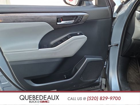 Used 2020 Toyota Highlander Platinum image 9