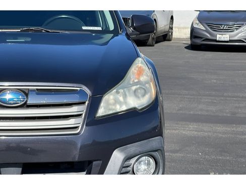 Used 2013 Subaru Outback 3.6R Limited w/ Moonroof Pkg image 18