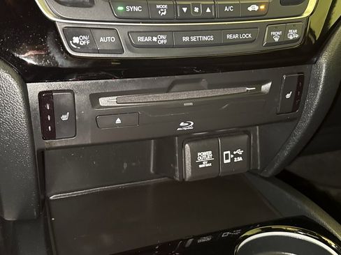 Used 2022 Honda Pilot Touring image 29