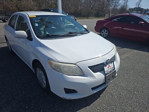 Used 2010 Toyota Corolla LE image 3