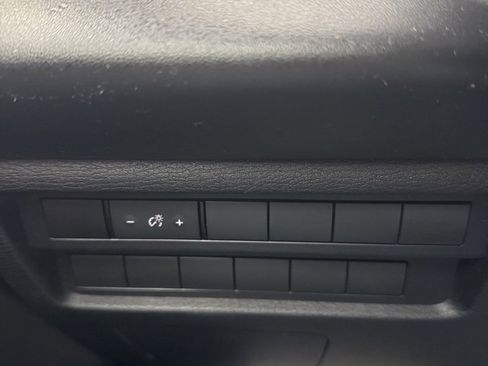 Used 2022 Mitsubishi Outlander ES image 18