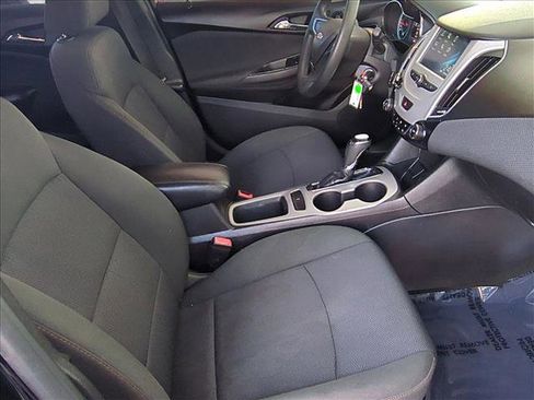 Used 2017 Chevrolet Cruze LS image 19