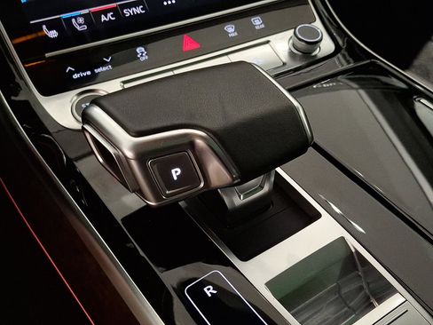 Used 2022 Audi A8 L 3.0T w/ Executive Package image 15