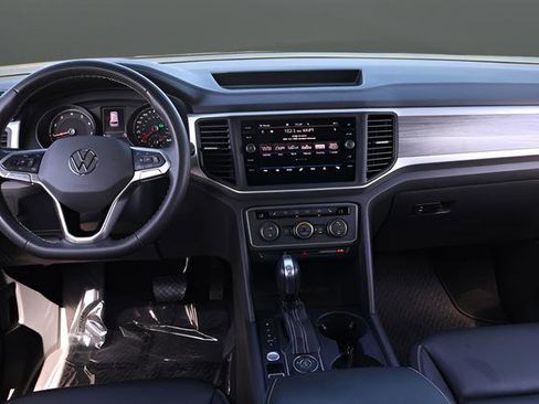 Used 2021 Volkswagen Atlas Cross Sport SE w/ Panoramic Sunroof Package AWD/4WD image 15