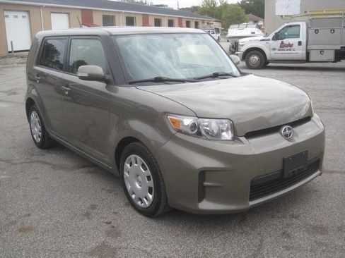 Used 2012 Scion xB image 3