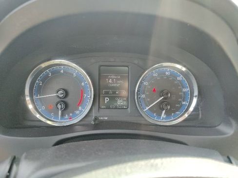 Used 2018 Toyota Corolla LE image 18