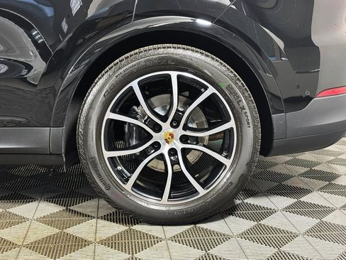Used 2024 Porsche Cayenne image 41