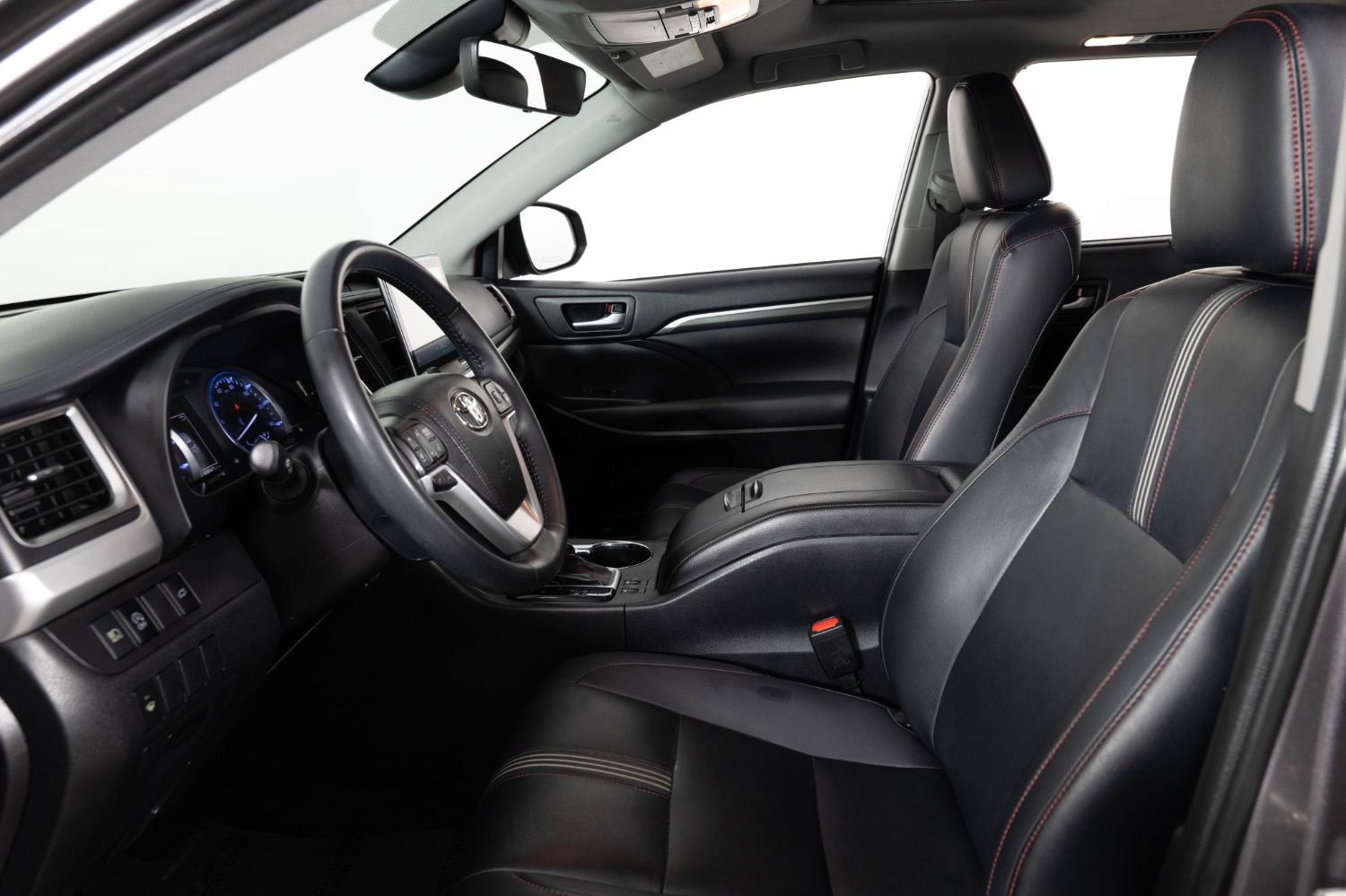 Used 2019 Toyota Highlander SE AWD/4WD image 14