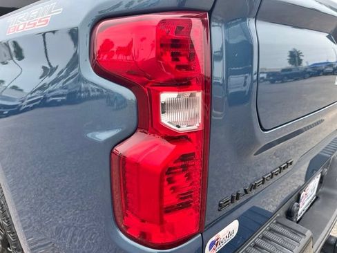 Used 2024 Chevrolet Silverado 1500 Custom Trail Boss w/ Turbomax Blackout Package AWD/4WD image 7